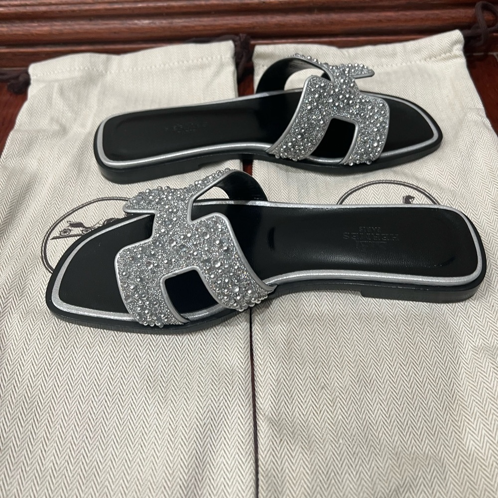 NEW Hermes Oran Suede Goatskin Crystal Oran Sandals 35.5 Gris Argente - Picture 7 of 11